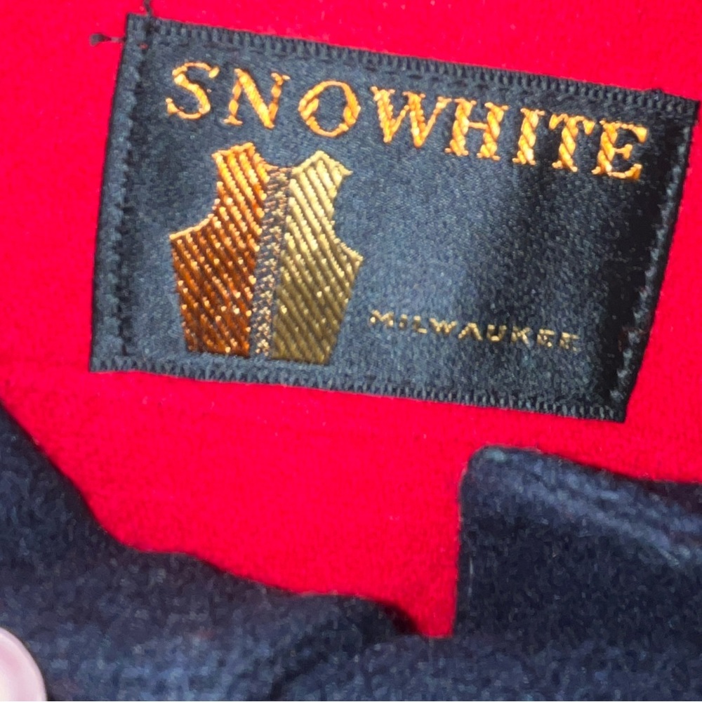Vintage Wool Nurses Cape (Navy) with gold buttons. All original. - Picture 2 of 8